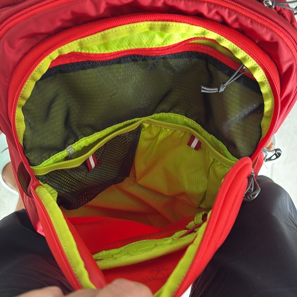 Osprey Radial 26L stand up backpack - Picture 7 of 12